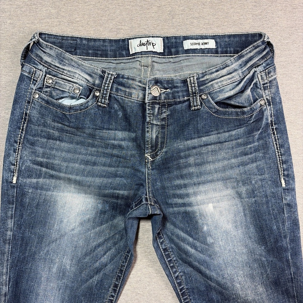Daytrip Scorpio Skinny Jeans Size 32L Medium Wash Whiskers Stretch actual 34x33 - Picture 5 of 13